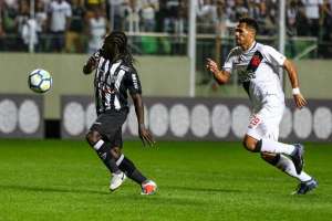 Thiago Larghi lamenta empate do Atlético-MG, mas ressalta evolução da equipe