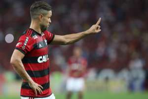 Diego enaltece vitória e diz que Fla pensa jogo a jogo: 'Muita coisa pela frente'