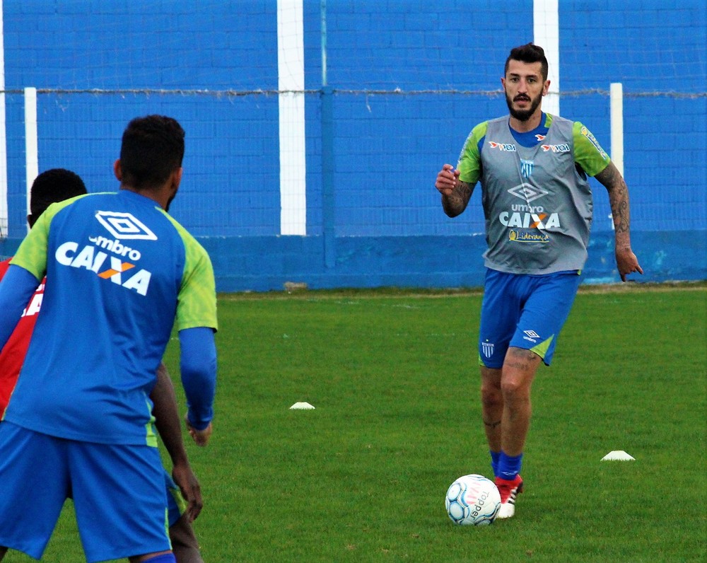 Série B: Marquinhos é poupado e Avaí volta a esquema com três zagueiros