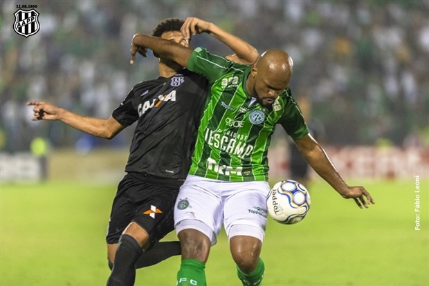 O zagueiro Edson Silva foi um dos jogadores que perdeu espaço no Guarani (Foto: Fabio Leoni/Ponte Press)