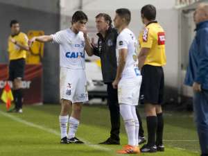 Cuca 'esquece' Libertadores e projeta força total no Santos contra o Bahia