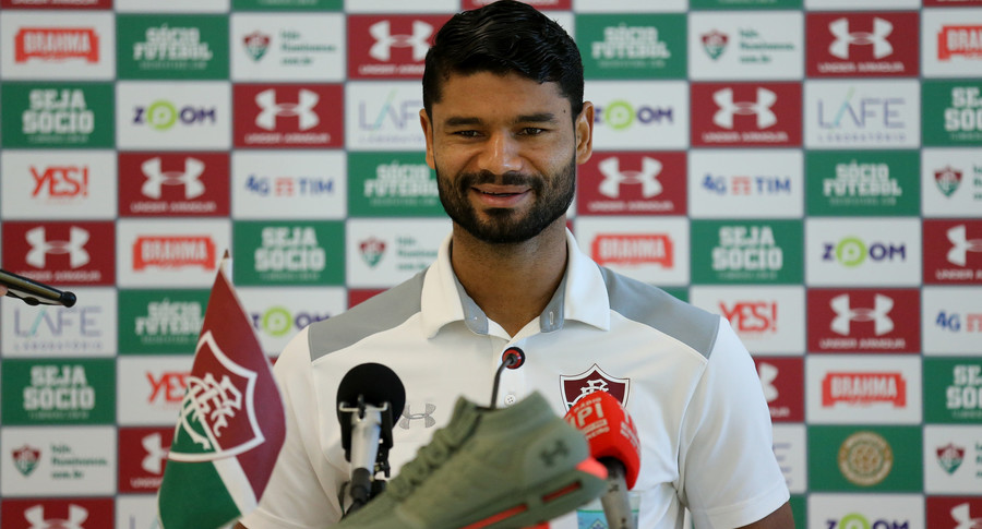 Gum celebra boa fase defensiva do Fluminense e se emociona com marca histórica