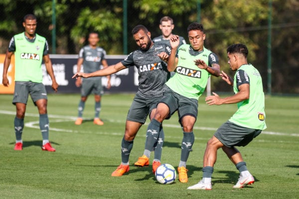 Atlético-MG trabalha antes de pegar o Vitória