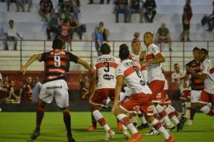 Atlético-GO 1 x 0 CRB - Dragão vence no fim e dorme no G4