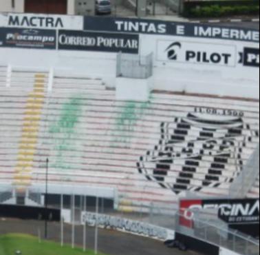 Manchas verdes nas arquibancadas