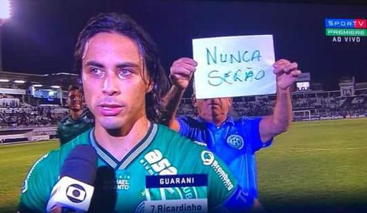 Cartaz foi considerado provocativo pela direção da Macaca