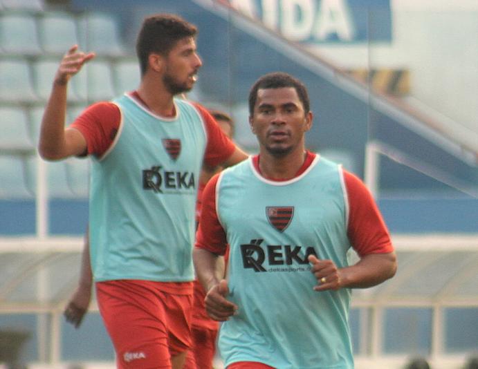 Mazinho brilhou mais uma vez com a camisa do Oeste