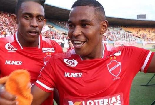 Vila Nova, de Alan Mineiro, venceu o clássico em Goiás