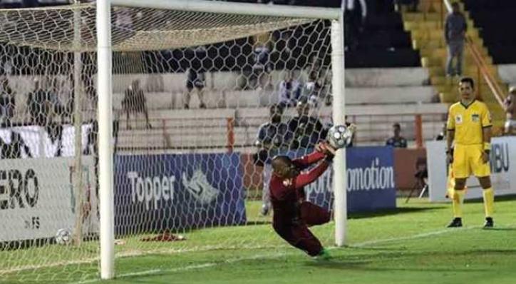 Tiago Cardoso defende última cobrança e garante vaga a Botafogo-SP na série B em 2019