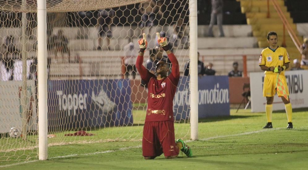 Série C: Herói do Botafogo-SP, Tiago Cardoso vira pesadelo de Marcos Aurélio