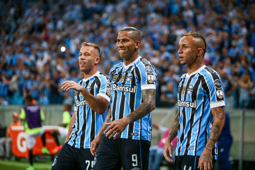 Grêmio precisa vencer Estudiantes em 'jogo do ano' para seguir na luta pelo tetra