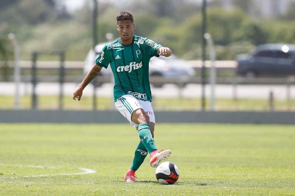 Marcus Meloni em ação pela equipe do Palmeiras sub-20