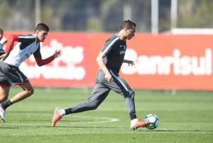 Damião volta a treinar com bola e pode reforçar o Inter contra o Cruzeiro