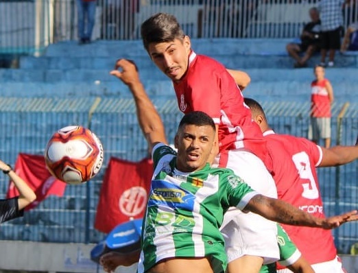 Atuando na Série B Carioca, Lucas Ribeiro segue sonhando em jogar na Europa