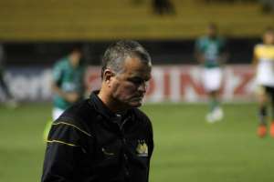 Série B: Mazola valoriza ponto ante Guarani, mas quer Criciúma mais agressivo