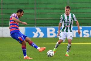 Série B: Recuperado de lesão, meia afirma que está preparado para ajudar Juventude