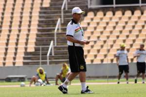 Série B: Técnico do Sampaio Corrêa confirma Willian no meio, mas não define vaga no gol