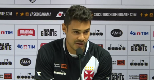 Apesar da derrota, Vinícius Araújo vê bom desempenho do Vasco na estreia de Valentim