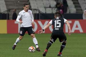 Após queda, Andrés defende técnico do Corinthians: 'Trabalho está sendo bom'