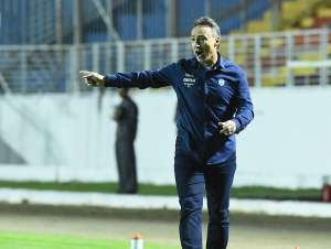 Série B: Roberto Fonseca fica sem Thiago Ribeiro, mas ganha volta de Dagoberto