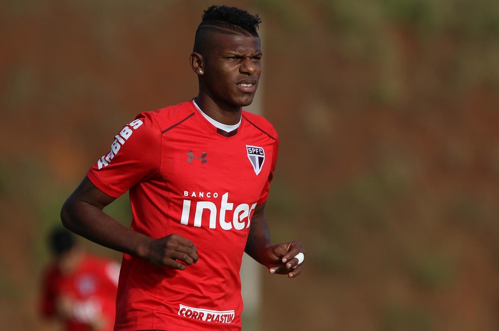 Arboleda e Sornoza são convocados pelo Equador e desfalcam São Paulo e Fluminense