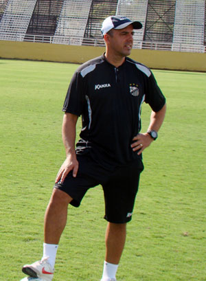 Série C: Do outro lado do mundo, técnico comemora acesso do Braga