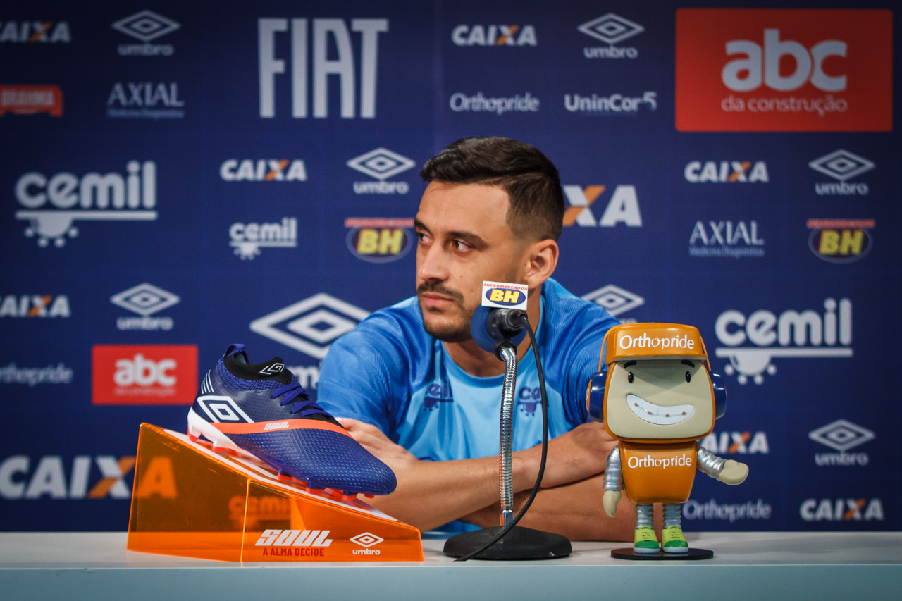 Libertadores: Robinho descarta ‘medo’ cruzeirense e rebate: ‘Vai nos ver na tv’