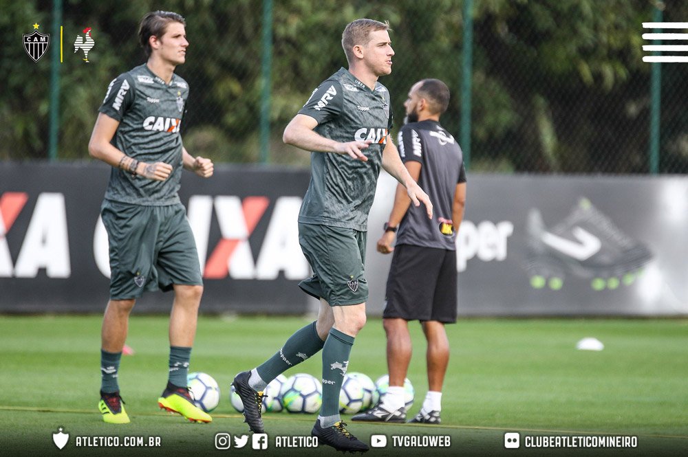 Chará fica fora de treino do Atlético-MG por virose e Tomás Andrade é testado