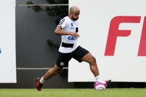 Série B: Palmeron confirma interesse do Guarani no lateral Romário