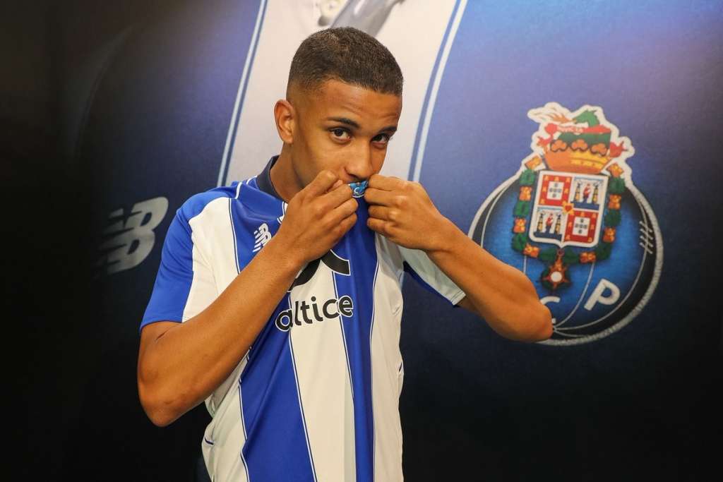 O lateral Jorge foi apresentado como novo reforço do Porto-POR para a temporada 2018/2019