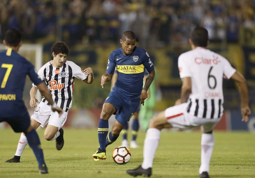 Tevez marca, Boca elimina Libertad e pega Cruzeiro nas quartas da Libertadores