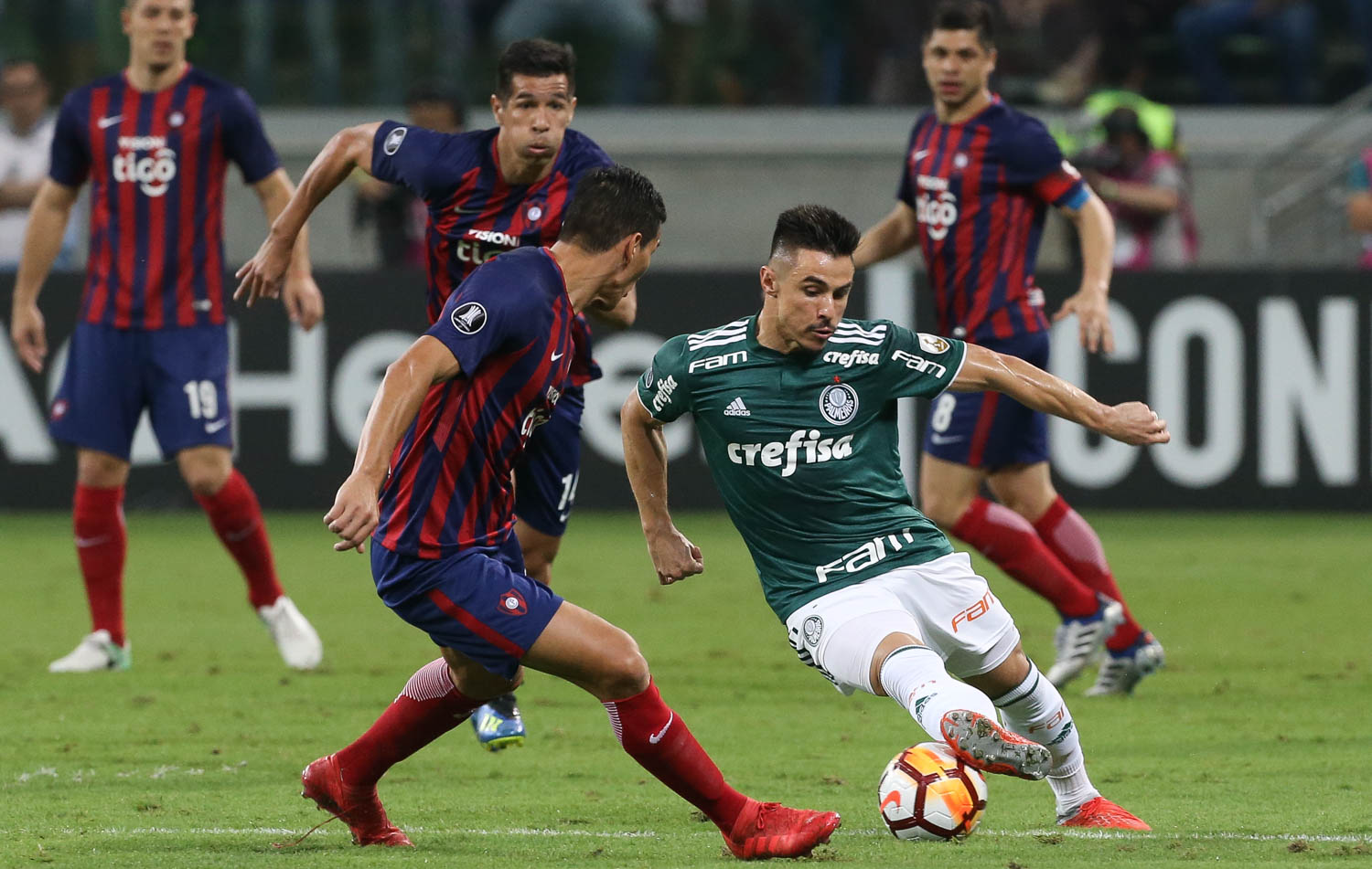 Palmeiras 0 x 1 Cerro Porteño – Melo é expulso, Verdão se complica, mas avança