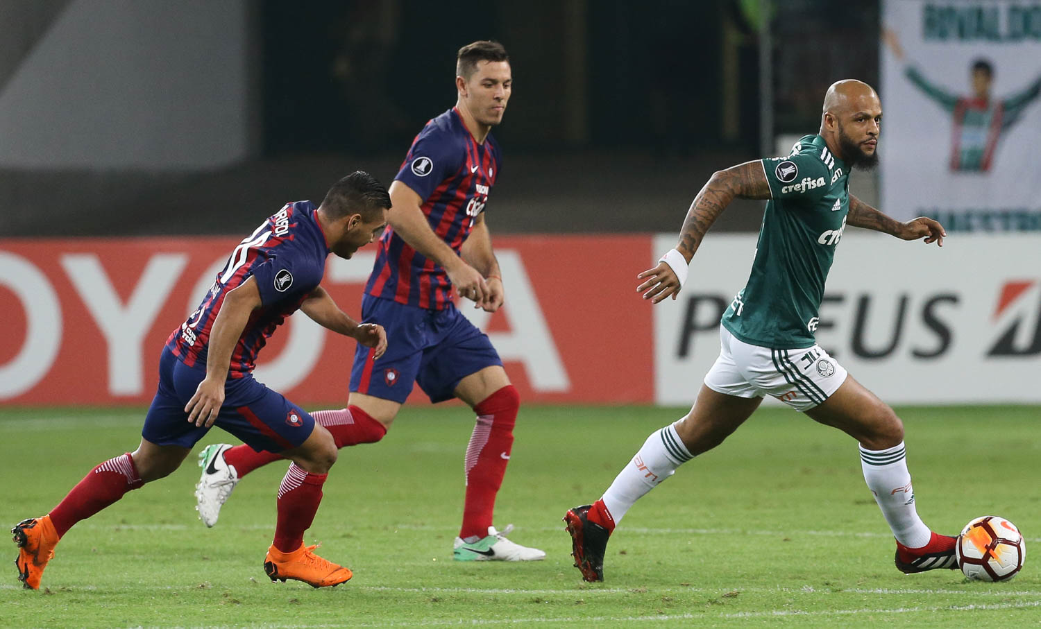Jogadores do Palmeiras dedicam classificação a Felipe Melo