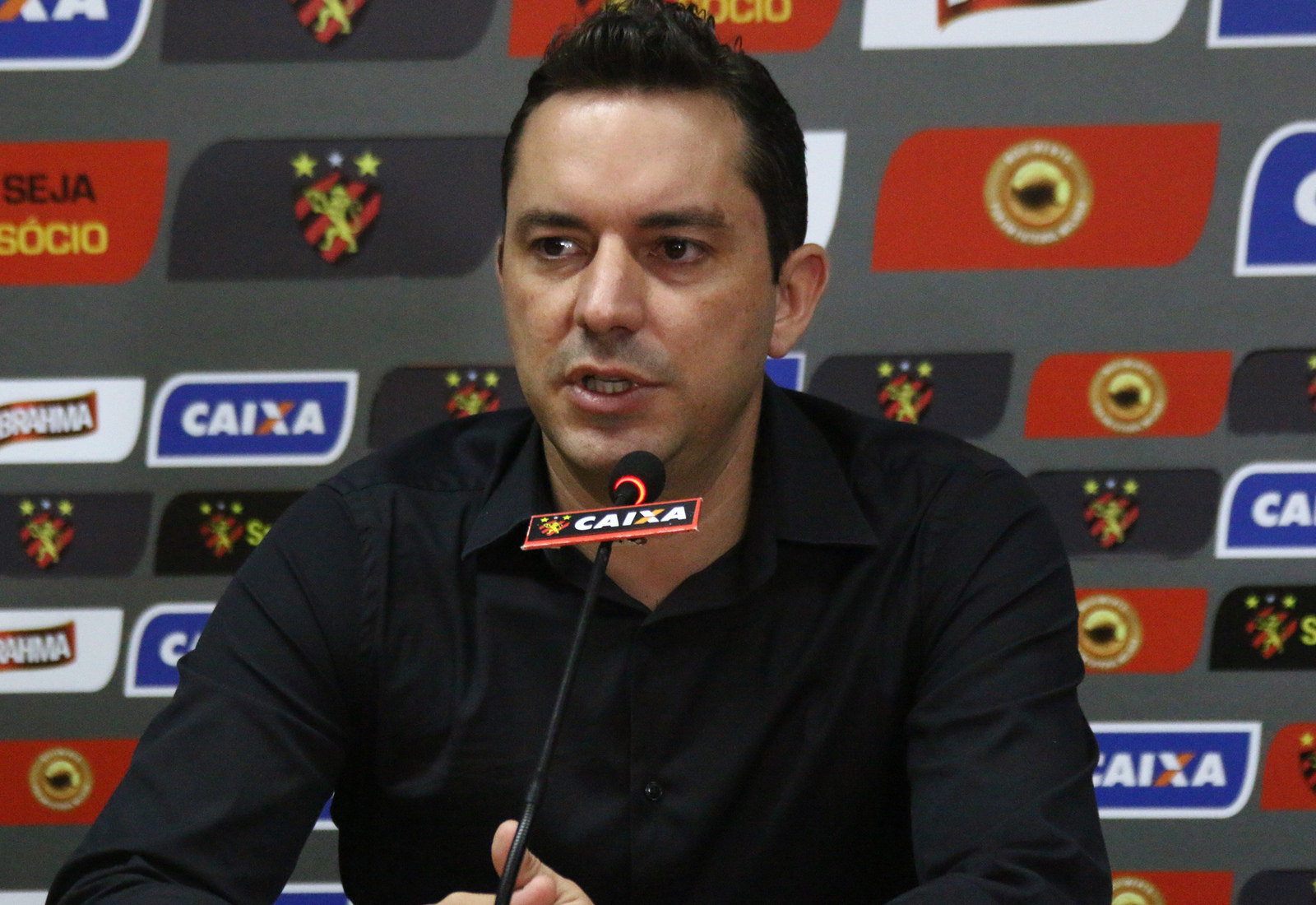 Após atacante e volante, Sport segue em busca de reforços