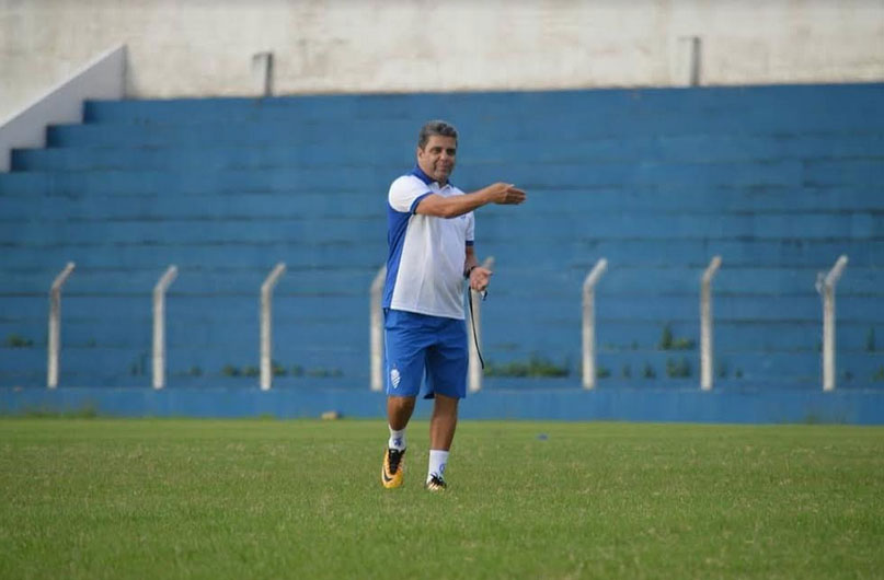 Série B: Marcelo Cabo evita mistério e confirma Jhon Cley no CSA contra Boa Esporte