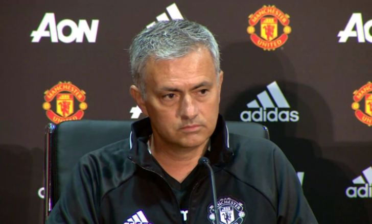 Inglês: Sob pressão no United, Mourinho diz que ainda é um dos melhores do mundo