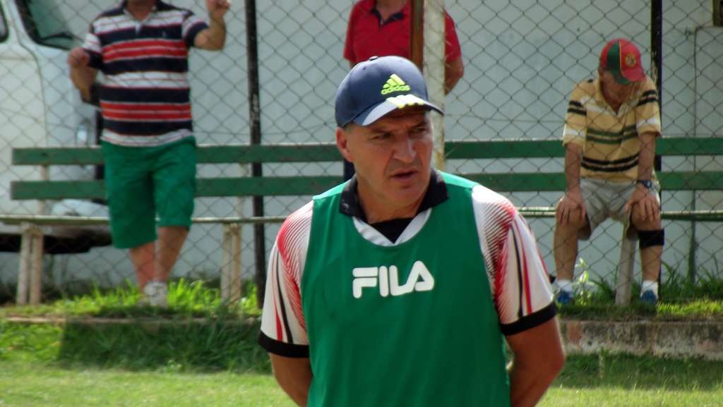 Focado na liderança isolada, Sérgio Caetano tem dúvida para armar Paulista (Foto: Thiago Batista/ Esporte Jundiaí)