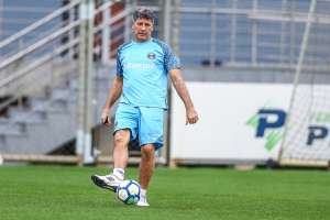 Renato Gaúcho fecha treino e não revela substituto de Jailson no Grêmio