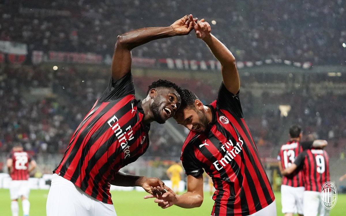 ITALIANO: Milan marca nos acréscimos e vence Roma em duelo marcado pelo VAR