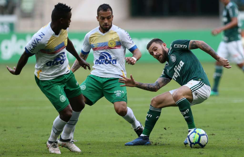 Chapecoense e Palmeiras se enfrentam no fechamento da 22ª rodada Chapecoense e Palmeiras se enfrentam no fechamento da 22ª rodada