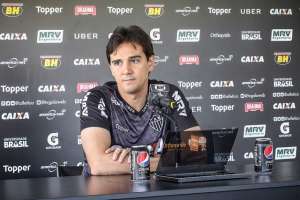 Larghi indica que Adilson e Luan serão titulares do Atlético-MG contra o Corinthians