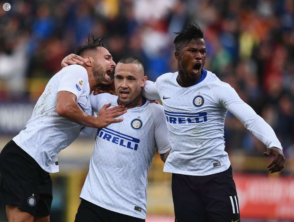 Nainggolan, ao centro da foto, marcou seu primeiro gol com a camisa da Inter (foto: Divulgação/ Internazionale)