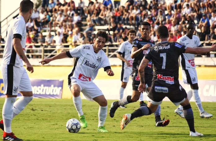 Bragantino criou duas chances no primeiro tempo e depois houve equilíbrio no Nabizão. Foto: Rafael Moreira - CAB