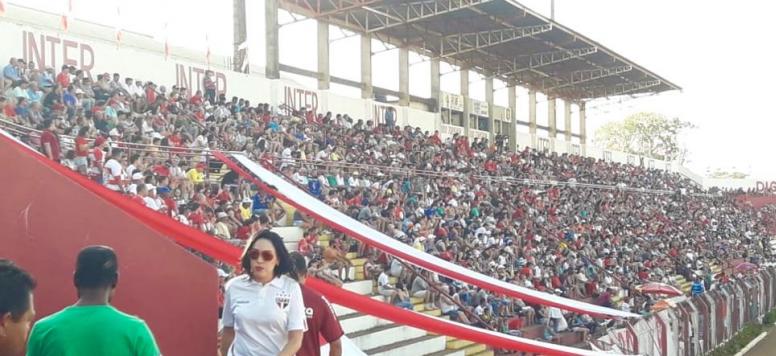 Mais uma vez o estádio de Bebedouro recebeu público superior a três mil torcedores graças ao Futebol Sustentável
