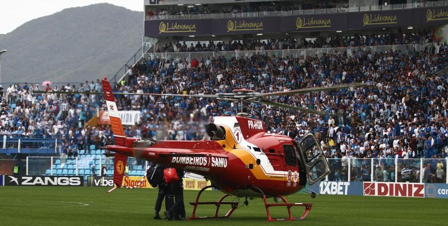 Arcanjo-01 desceu duas vezes no gramado e gerou apreensão dos torcedores por ser algo inédito