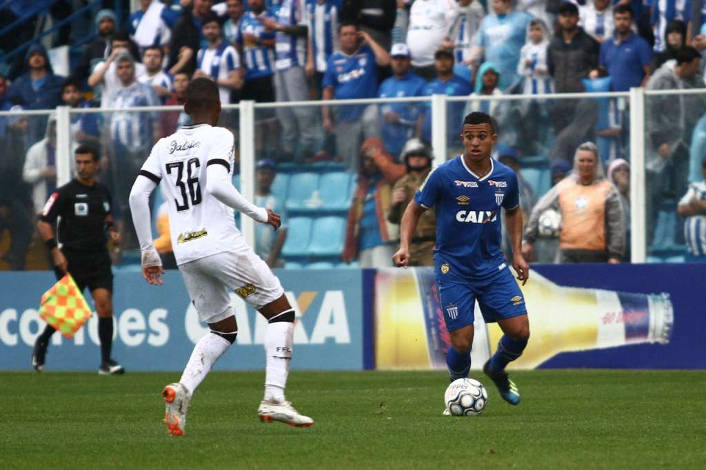 O Avaí perdeu o clássico para o Figueirense em plena Ressacada e caiu para a quarta colocação (Foto: Alceu Atherino/Avaí)