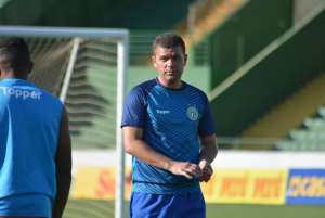 Série B: Louzer praticamente confirma Guarani para confronto direto