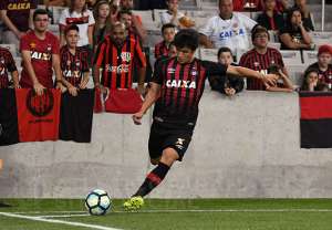 Série B: Guarani acerta com jovem promessa do Atlético-PR para reforçar meio-campo