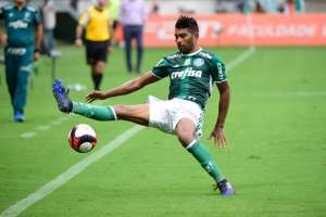 Recordista de desarmes, Thiago Santos recupera espaço no Palmeiras