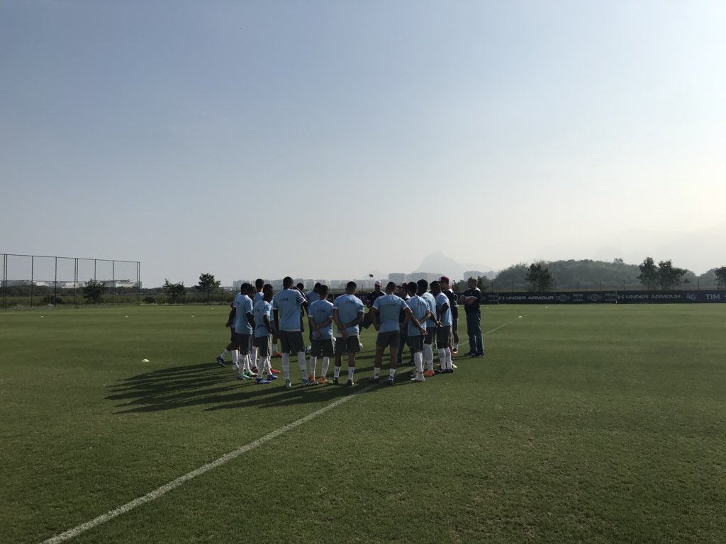 Sem Sornoza, time do Fluminense se reapresenta após empate com São Paulo